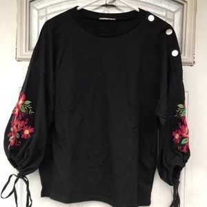 NWOT Zara TRF Floral Embroidered Pullover Sweater